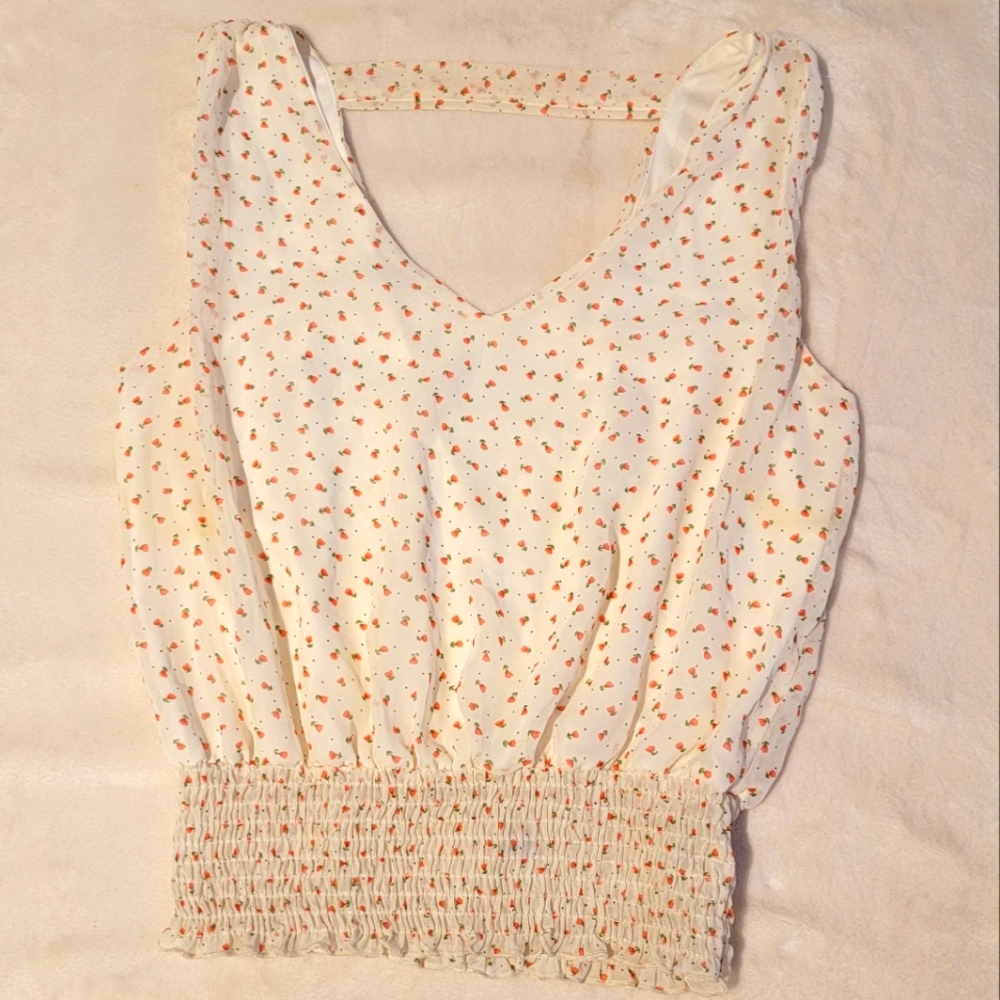 White w/ Strawberries Top Size S